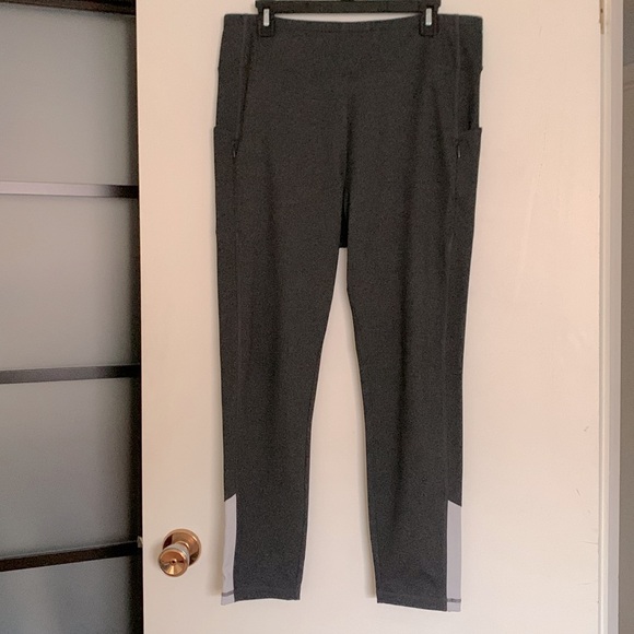 Sport leggings. - Picture 2 of 5